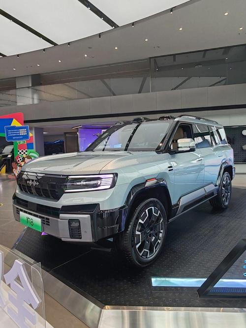重庆云阳县扬隆远企业管理咨询比亚迪方程豹硬派越野的爆款，英菲尼迪35周年与你共成长